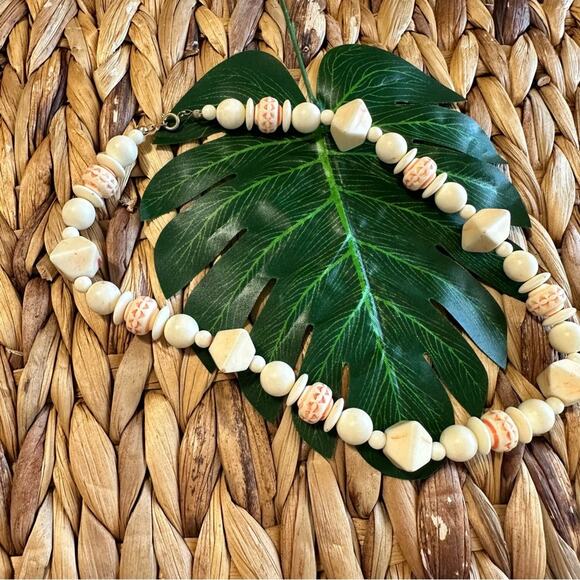 BOGO FREE Beachy necklace - Picture 1 of 6